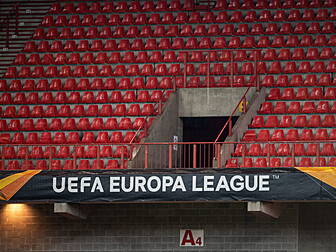 Eintracht Frankfurt fans banne...